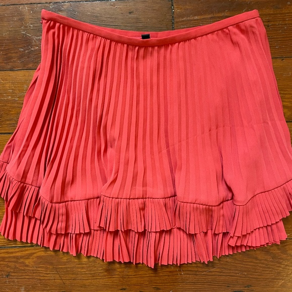 Banana Republic Mini Swing Skirt, size 2 - Picture 2 of 3